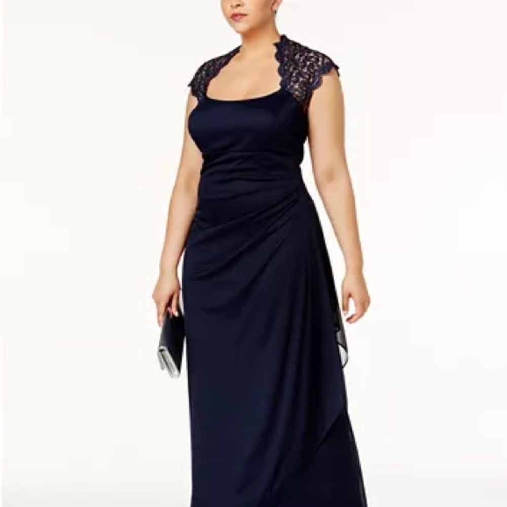 XSCAPE Ruched Lace Gown